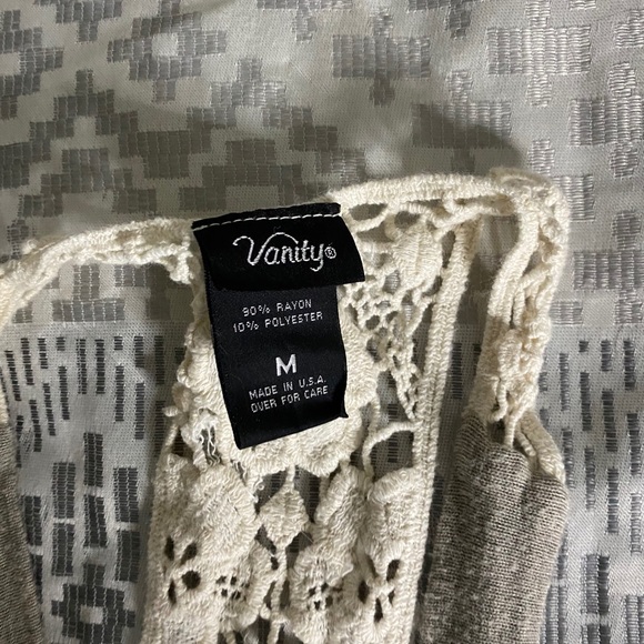 Vest - Picture 2 of 3